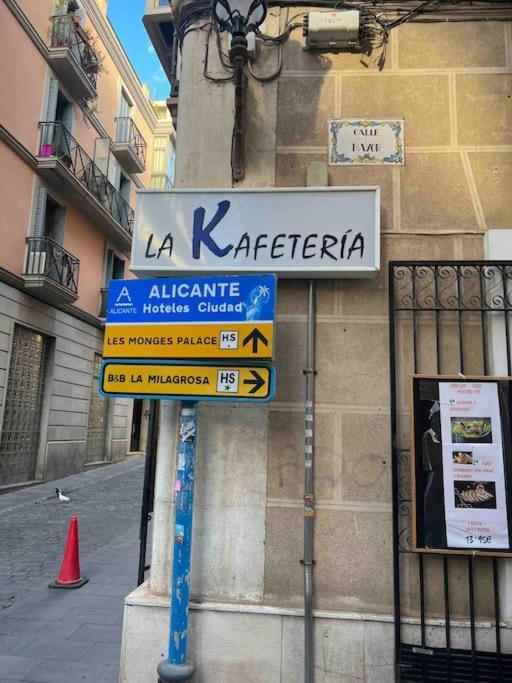 Charming & Spacious Apartment In Historic Centre & Short Walk To Beach Alicante Exterior foto