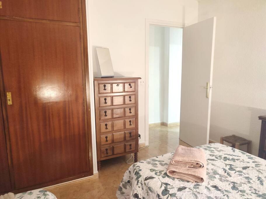 Charming & Spacious Apartment In Historic Centre & Short Walk To Beach Alicante Exterior foto